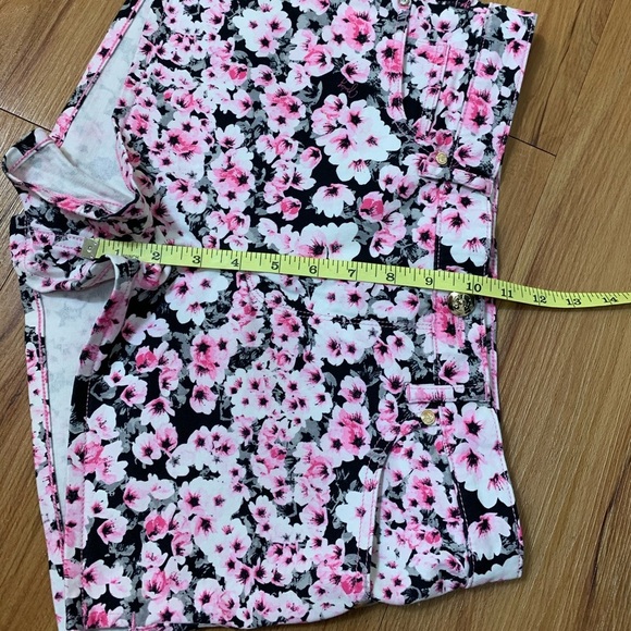 Juicy Couture Pink Floral High Rise Shorts - Picture 10 of 10